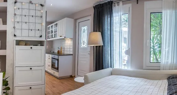 Ocean Breeze 1min To *